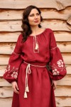 Платье с вышивкой